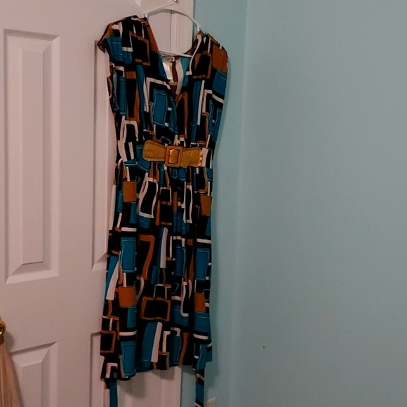 Dress - Picture 1 of 2